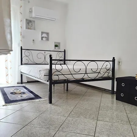 Apartmán With Parking Space Baska, Krk - 22600 *