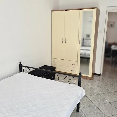 Apartment With A Parking Space Baska, Krk - 22600 Baska (Krk)